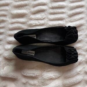 Steve Madden Black Ruffle Toe Flats
